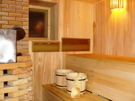 Русская баня с парной — деревянные полоки, кадки и печь — снять дом для банкета, отдых в Тюмени