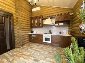 Вечерний вид на коттедж в Крыму — Усадьба