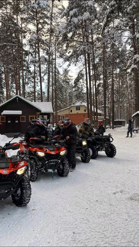 Квадроцикл на лесной тропе — аренда на базе отдыха в Тюмени